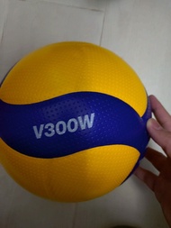 Mikasa V300W 排球