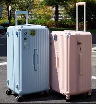 日系22-32吋 行李箱 物料輕 易推 長形易執野 兩排衣物 有密碼鎖 五個轆 買兩個減$30