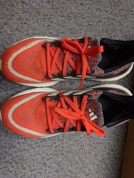 Adidas Ultraboost 運動鞋