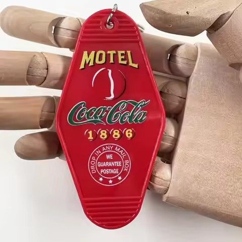 Red Retro American Drink Cola In Bottles 1886 Keychain Soda Motel Key Ring Brand Creative Bag Pendan