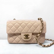 A13242-CHANEL MINI COCO 20 淡粉色羊皮淡金釦口蓋包A69900
