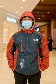YZR CLOTHINK Jaket Parasut Outdoor Windbreaker Kombinasi Warna The North Face Premium