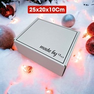 White Gift Box Made By Heart, Birthday Gift, March 8, October 20, November 20 - HDQ01