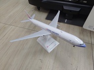 (A) 中華航空 波音 Boeing 777-300ER 1:200 飛機模型 /有瑕疵