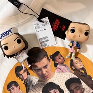 เสื้อ H&M x Stranger Things พิมพ์ลายทรงหลวม