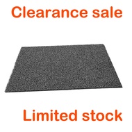 PVC UNIVERSAL Car Coil Mat Carpet 43 x69cm ( Clearance sale )