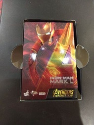 Avengers Iron-man magnet送marvel扭蛋一隻