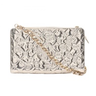 【二手】香奈兒 (Chanel) 經典系列 A37156 香檳金漆皮單肩包，搭配經典標誌與鏈條吊飾