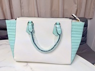 斯文 成熟 返工袋 大容量 公事包 兩用女裝手袋-白色 薄荷綠色 可斜孭可單邊孭 有內袋 two-way handbag for women green and white colour