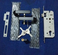 kunci pintu handle besar merek gobert  warna hitam silinder komputer jantung Kuningan 4 anak kunci+ 