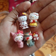 Toys hello kitty figures pinky clothes, hello kitty pirates, etc.