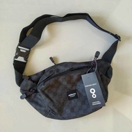 WAISTBAG HITAM GREENLIGHT TAS SELEMPANG PRIA WANITA WAIST BAG BASIC DISTRO BLACK ANTI AIR MURAH