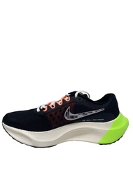 NIKE Men's Zoom Fly 5 Sneaker