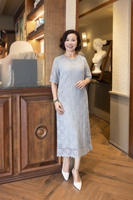 M COLLECTION | Váy Đầm Suông Nữ Trung Niên Tặng Mẹ Viền Ren Thêu Hoa Lót Thun Cổ Tròn Có Túi D12703