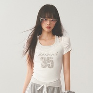 Weekend hub | เสื้อยืดสองเลเยอร์ลายตัวอักษรลูกไม้หลายชั้น Y2K