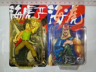 〔✌2盒一口價〕
◀️地獄之刀白次男➕電流推動電眼▶️
〖藍夢創世🗿海虎🦈武神前傳〗
＜溫日良(肥良) 鄧志輝＞

【絕對💯%正版】
🌀公仔FIGURE 高3寸
🆕全新★港漫畫刀劍兵器絕絕版200X年