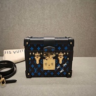 LV路易威登 日本限定 黑藍拼色 老花 硬盒 單肩斜挎包Petite Malle