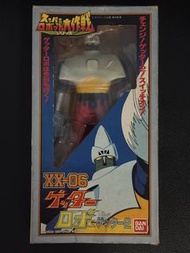 BANDAI 超級機械人大作戰 系列 XX-06 舊三一萬能俠2號膠品玩具，外盒size 高26 cm ，1990年出品日本製，內件質素非常新淨，不過心口白色位置有少少變黃但情況唔嚴重，而外盒整體都有