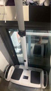 白色兩輪平衡車