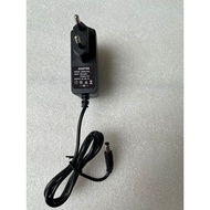 5V 1A ADAPTOR model: LD005-V4.0