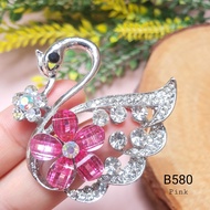 Luxury Swan Brooch B580