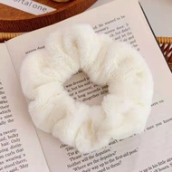 Gratis Ongkir - Ikat Rambut Scrunchie Korea / Kunciran Cepol Rambut Lingkar Besar Bulu Lembut Motif