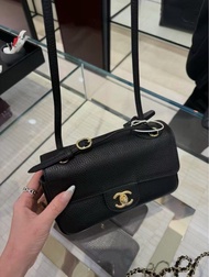 Chanel 26B flap bag 20cm 黑金 機場袋 迷你垂蓋手袋  black gold hardware  黑金 maxi 32cm 特大號 單肩包 黑銀 米色麂皮 綠色