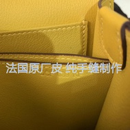 VIP Director Full-Hand Sewn Leather Shoulder Bag with Pig Nose Design - 19/23cm