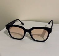 GENTLE MONSTER GM墨鏡 UNA.C N (SERIES S) Gentle Monster Una.C N 01(OR) 太陽眼鏡 鏡片顏色：橘色 連包裝外盒 原裝眼鏡盒 保養卡證書 