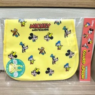 (全新) 超可愛！Disney and Friends 兒童 BB 餵食 圍兜 baby bib 口水肩 / Meal Apron / 黃色 / Guard Apron / 迪士尼 / 米奇與朋友們 