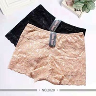 LaceShorts wears a thick 2-layer dress