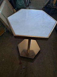 【極新淨】現代輕奢六角形雲石紋茶几/邊几 玫瑰金/金色底座 (闊42cm x 高52cm)