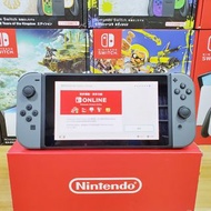 全新Nintendo Switch (電池持續時間加長型號)遊戲主機JPN絕對100%保證原廠原封原包裝盒未開封未使用（門市開單，壹年保養，恕不議價！） ——免費贈送：①香港三腳雙USB多功能火牛插座+②鋼化玻璃膜