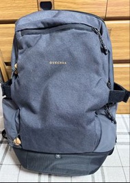 迪卡儂 Decathlon Quechua 黑色背包 20L