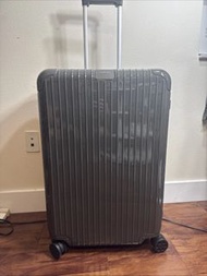 rimowa essential cabin hand carry size 26 check in M brand new