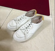 Hush Puppies 白色真皮休閒鞋