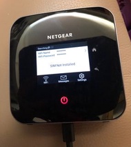 Netgear M2 MR2100-100EUS 淨機1部