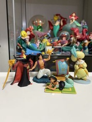 (一套)日本稀有絕版迪士尼jasmine茉莉公主阿拉丁Aladdin genie燈神玩偶 貝兒belle美女與野獸 Beauty and the Beast公主 disneystore 。代購Disn