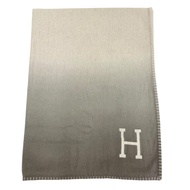成色極佳 △愛馬仕 100% 犛牛絨 Avalon H logo 漸層大毛毯 184 x 138cmブラウン/米色 女士推薦◎
