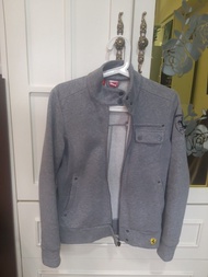 Puma Ferrari 灰色外套