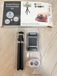 自拍神器 Selfie Tripod with Bluetooth remote shutter