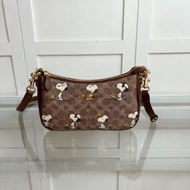 COACH蔻馳Coach聯名款泰迪熊印花可調節肩帶手提托特包C79手袋 斜孭袋 禮物 bag