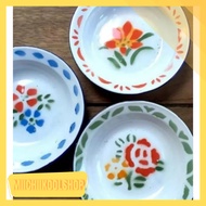 Dozens OF CANNED FLOWER PLATES / DOZENS OF ENAMEL FLOWER PLATES / DOZENS OF SCHOOL DINNER PLATES