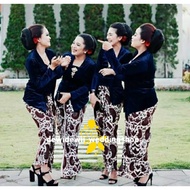 Set Kebaya & Jarik - Nuansa Navy , Motif Semen Putih