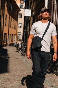 Pacsafe  V 防盜 多功能 斜背包 5L 黑色 #61105