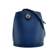 Louis Vuitton (LV) Cluny牛皮純色水波紋翻蓋中古水桶包單肩包