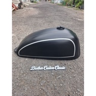Custom Japstyle Bracafe Caferacer Bratstyle Tank Model CB200