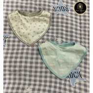 Set Apron Soft Fabric Waterproof Children's Pattern (Can Be 2-3 Pieces) Used In Very Good Condition.