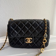 Chanel 黑菱格羊皮愛心斜背包❤️❤️❤️❤️