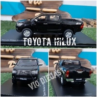 Diecast Miniature Toyota Hilux 1:32 scale